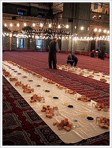 Fastenbrechen in einer Istanbuler Moschee